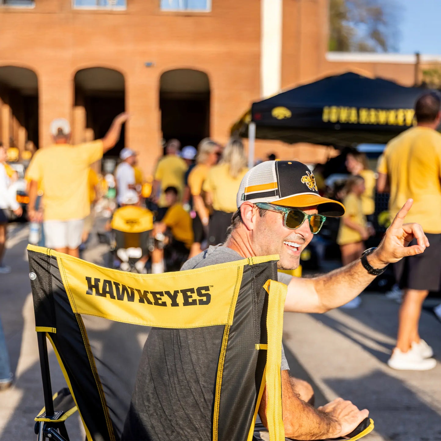 Comfort Pro Rocker - Iowa Hawkeyes J2
